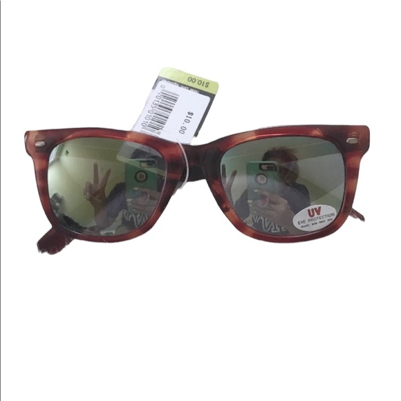 Vintage Deadstock Foster Grant Wayfarer Sunglasses - Picture 2 of 6